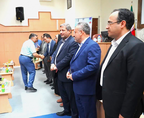 دکتر راهنما در نشست مدیران دولتی سبزوار مطرح کرد: تشکیل «قطب اقتصادی تعاونی‌محور»؛ راهکار عبور از خام‌فروشی و مقابله با تحریم‌ها